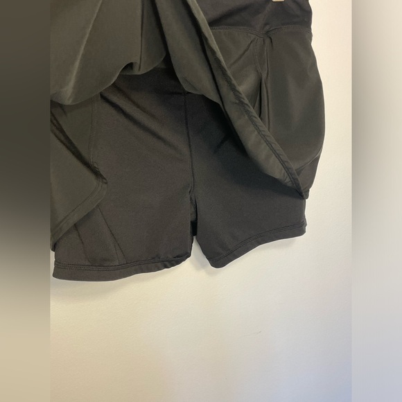 Reebok Skort Shorts Black Tennis Golf Stretch Large Reflective Trim EUC - Picture 7 of 9
